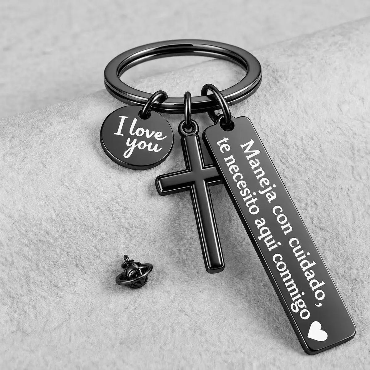 "I Love You" Charm, "Maneja Con Cuidado Te Necesito Aquí Conmigo" Lettering
